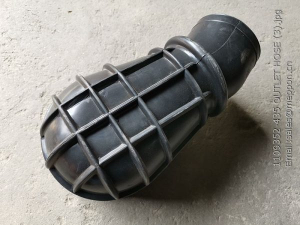 1109352-435 OUTLET HOSE FAW