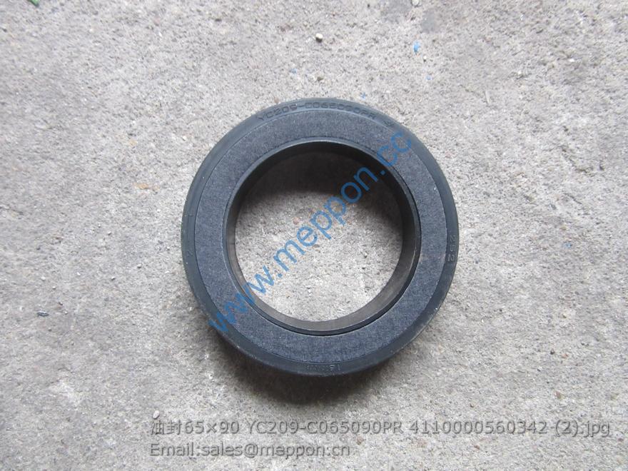 YC209-C065090PR 4110000560342 OIL SEAL YUCHAI SDLG