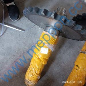 Premium 链轮与轴组件 － 4110001903113 - Professional Heavy Equipment Parts